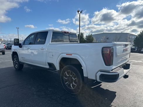 Used 2025 GMC Sierra 2500 AT4 w/ AT4 Premium Plus Package image 4