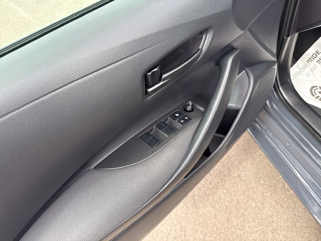 Used 2026 Toyota Corolla LE FWD image 11