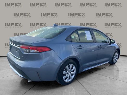 Used 2022 Toyota Corolla LE image 5