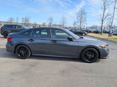 Used 2023 Honda Civic Sport image 8