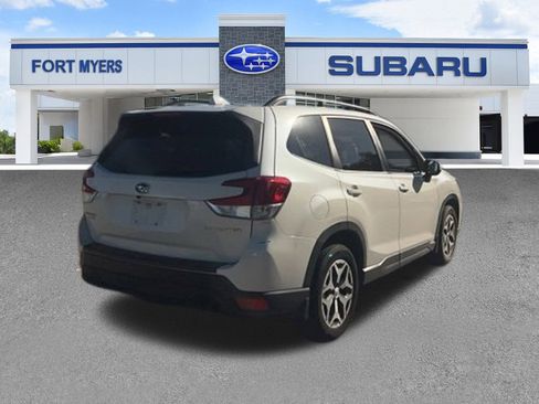Used 2019 Subaru Forester Premium image 15