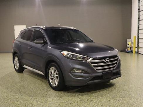 Used 2017 Hyundai Tucson SE w/ SE Popular Package 02 FWD image 1