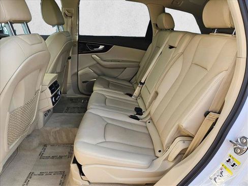 Used 2018 Audi Q7 3.0T Premium Plus AWD/4WD image 24