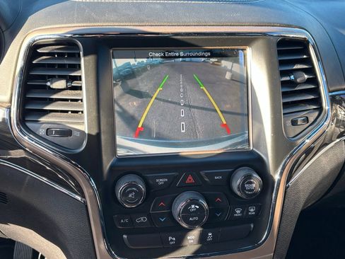 Used 2014 Jeep Grand Cherokee Overland AWD/4WD image 13