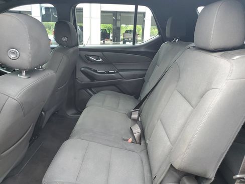 Used 2023 Chevrolet Traverse LT FWD image 10