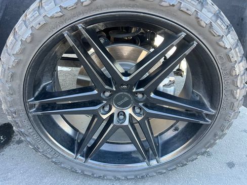 Used 2023 RAM 1500 Laramie AWD/4WD image 8