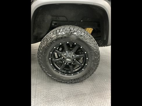 Used 2019 Chevrolet Colorado ZR2 w/ ZR2 Midnight Special Edition AWD/4WD image 37