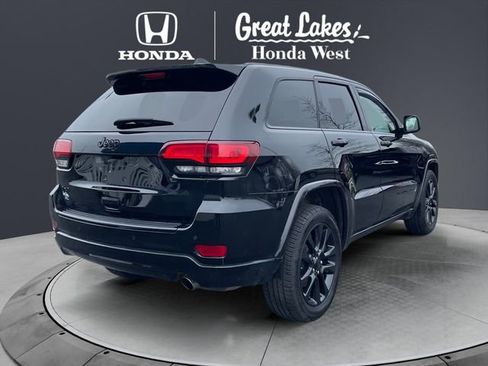 Used 2017 Jeep Grand Cherokee Altitude image 5