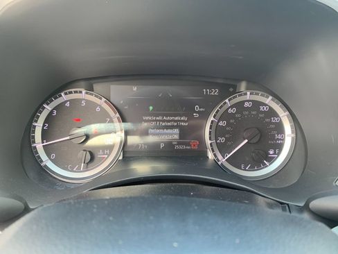 Used 2024 Toyota Highlander XLE AWD/4WD image 29