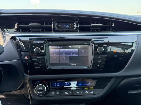 Used 2015 Toyota Corolla S image 25