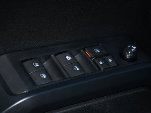 Certified 2022 Toyota Tacoma SR image 10