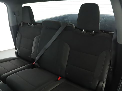 Used 2023 Chevrolet Silverado 1500 LT AWD/4WD image 7