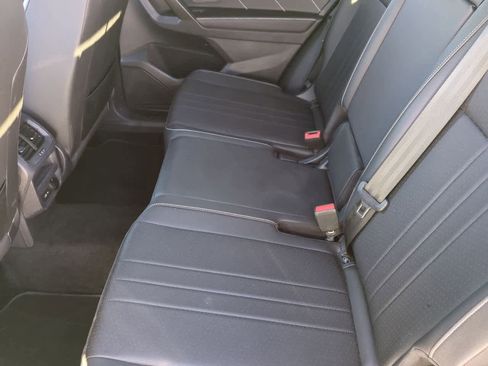 Used 2023 Volkswagen Tiguan SE R-Line image 18