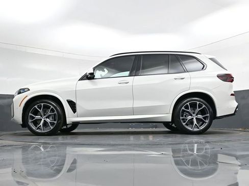 Used 2026 BMW X5 xDrive40i w/ M Sport Package AWD/4WD image 33