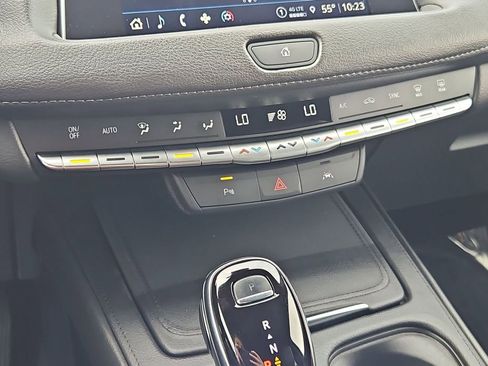 Used 2023 Cadillac XT4 Premium Luxury image 33