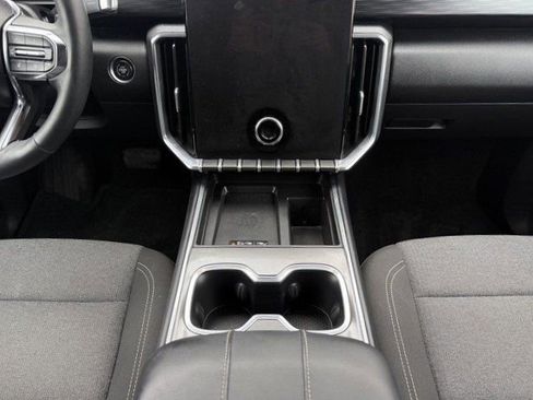 Used 2025 GMC Acadia Elevation image 32