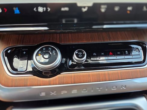 New 2027 Ford Expedition King Ranch RWD image 29