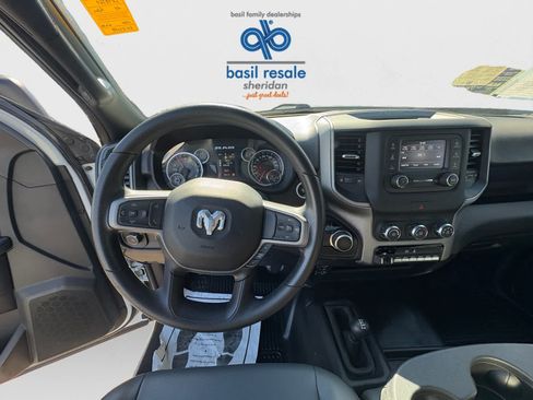Used 2024 RAM 2500 Tradesman w/ Chrome Appearance Group AWD/4WD image 13