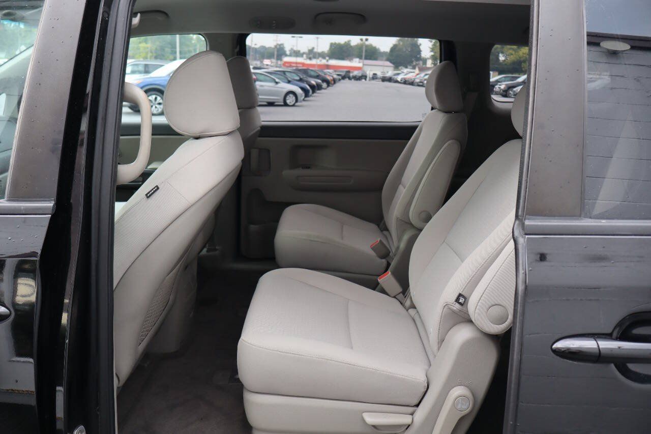 Used 2018 Kia Sedona L FWD image 5