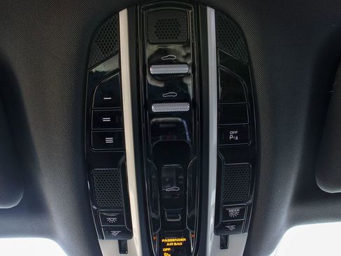 Used 2018 Porsche Panamera 4S image 43