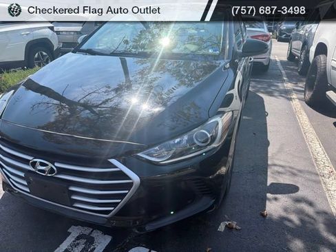 Used 2017 Hyundai Elantra SE FWD image 4