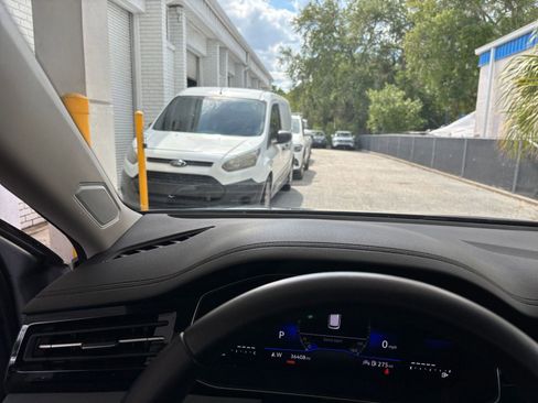 Used 2025 Volkswagen Jetta SE FWD image 35