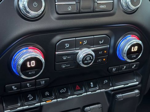 Used 2021 GMC Sierra 1500 AT4 image 19