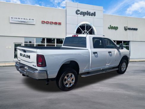 Used 2025 RAM 2500 Big Horn AWD/4WD image 3