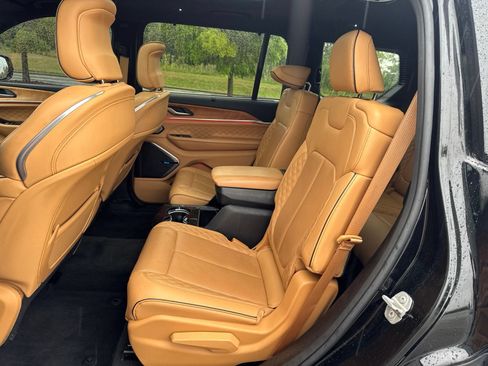 Used 2021 Jeep Grand Cherokee L Summit AWD/4WD image 18