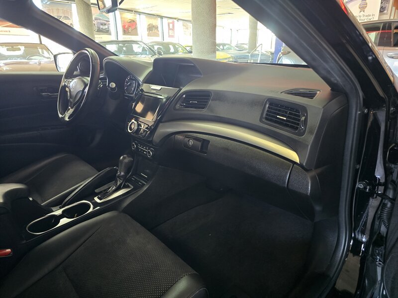 Used 2017 Acura ILX FWD image 13