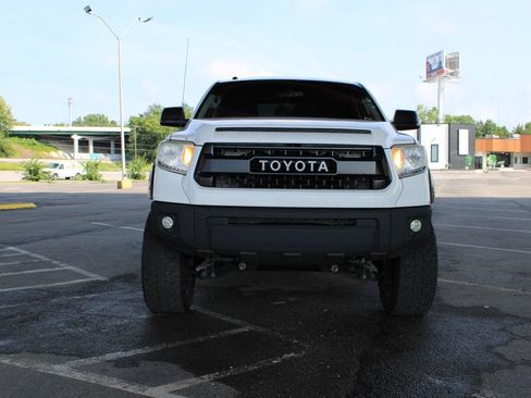 Used 2016 Toyota Tundra SR5 w/ SR5 Upgrade Package AWD/4WD image 3