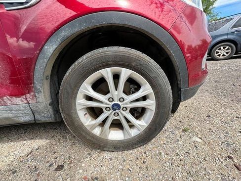 Used 2017 Ford Escape SE AWD/4WD image 19