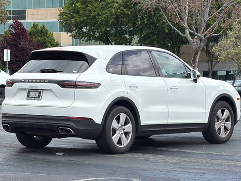 Used 2023 Porsche Cayenne AWD/4WD image 4