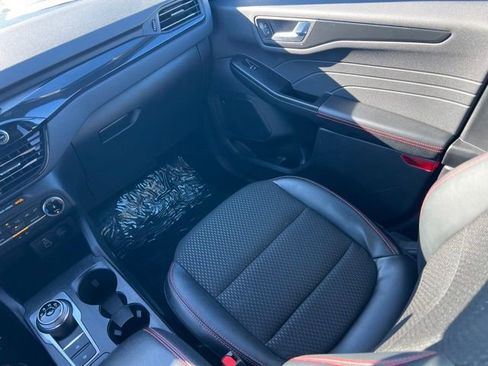 Used 2025 Ford Escape ST-Line image 14