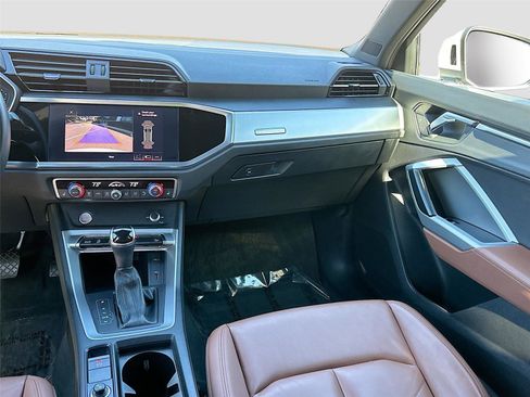Used 2019 Audi Q3 2.0T Premium image 25