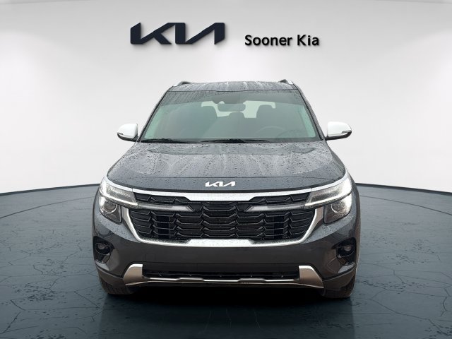Used 2025 Kia Seltos S FWD image 2