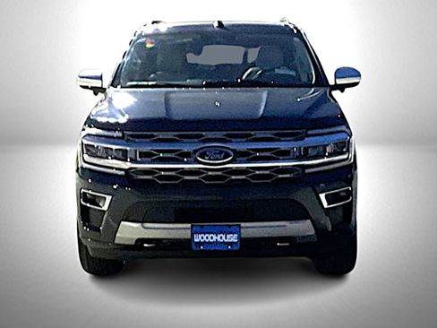 Used 2024 Ford Expedition Platinum image 2