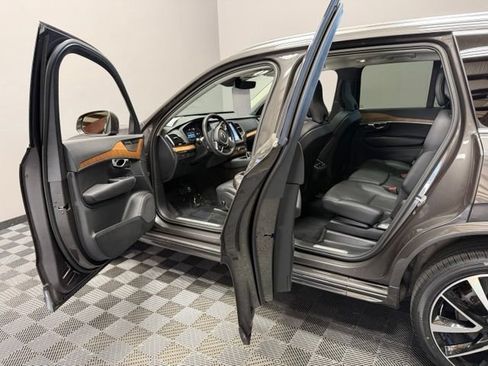 Used 2023 Volvo XC90 B6 Plus w/ Protection Package Premier AWD/4WD image 13