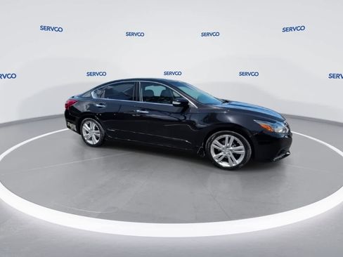 Used 2016 Nissan Altima 3.5 SL w/ 3.5 Technology Package FWD image 9