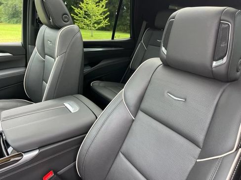 Used 2025 Cadillac Escalade Premium Luxury w/ Touring Package RWD image 17