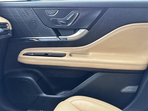 Used 2022 Lincoln Corsair Reserve w/ Equipment Group 201A image 21