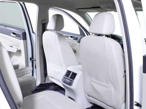 Used 2019 Volkswagen Atlas SE image 14