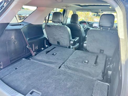 Used 2022 Ford Explorer XLT w/ Equipment Group 202A image 34