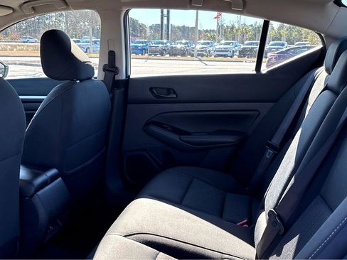 Used 2023 Nissan Altima 2.5 SV FWD image 17