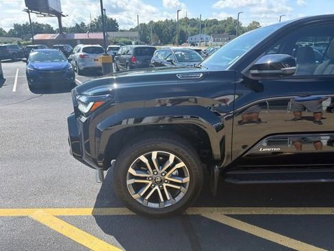 Used 2025 Toyota 4Runner Limited AWD/4WD image 12