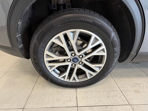 Used 2022 Ford Escape SEL image 12