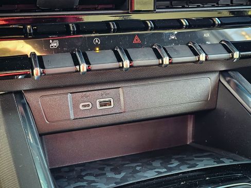 New 2026 GMC Canyon Elevation w/ Convenience Package image 26