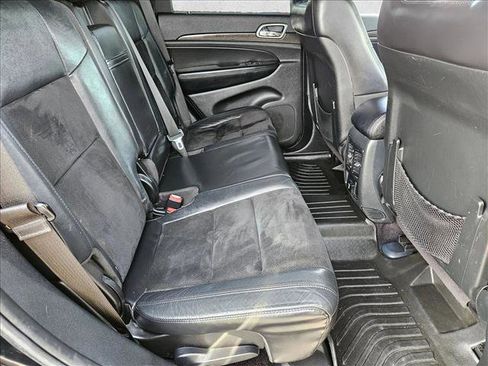 Used 2017 Jeep Grand Cherokee Altitude image 18