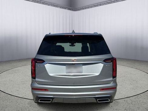 Used 2023 Cadillac XT6 Premium Luxury w/ Technology Package FWD image 8