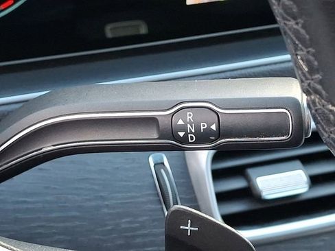 Used 2022 Mercedes-Benz GLE 350 4MATIC w/ Premium Package image 19